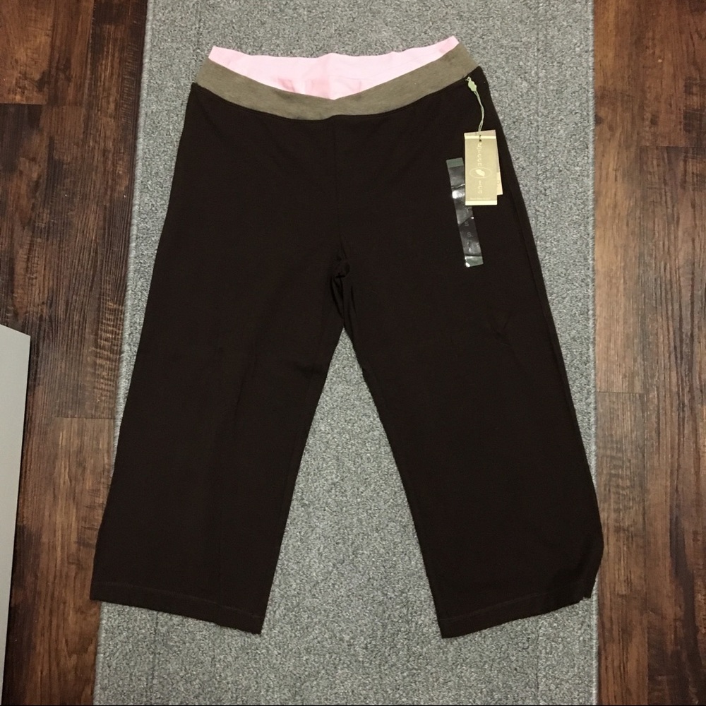New Bamboo Yoga Capri's Size Small